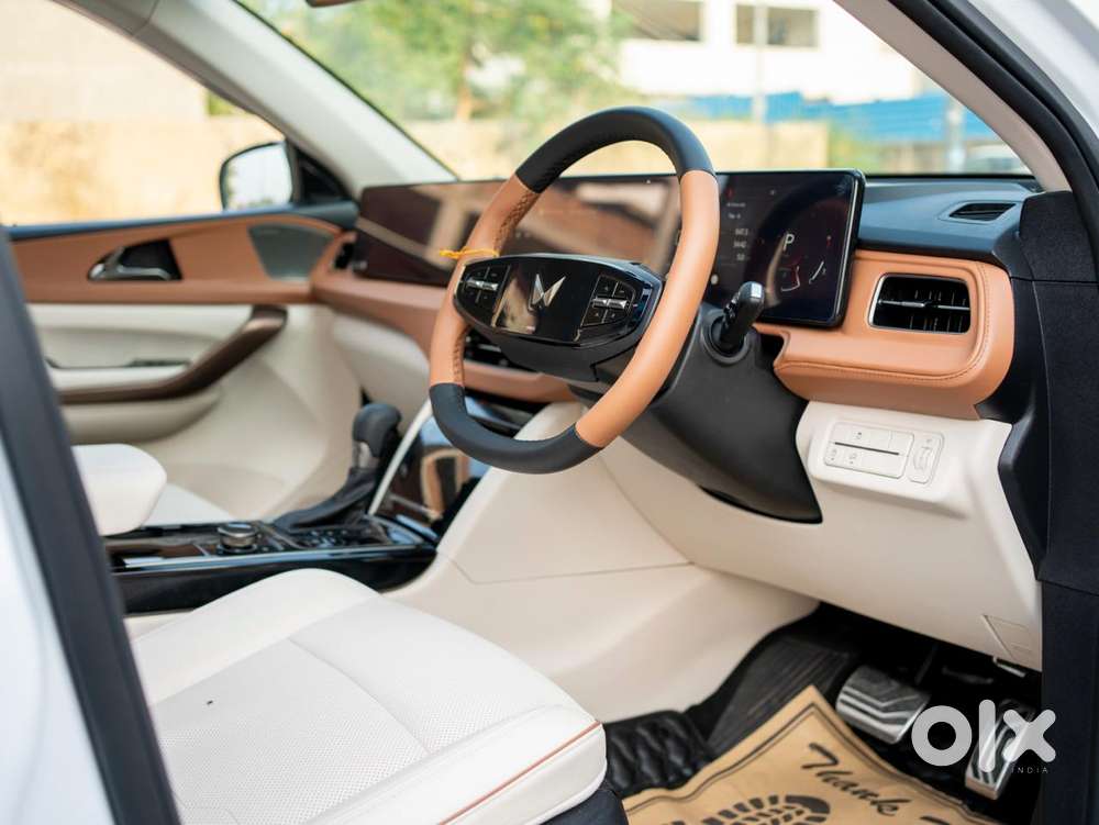 Mahindra Xuv 7xo Ax, 2026, Petrol