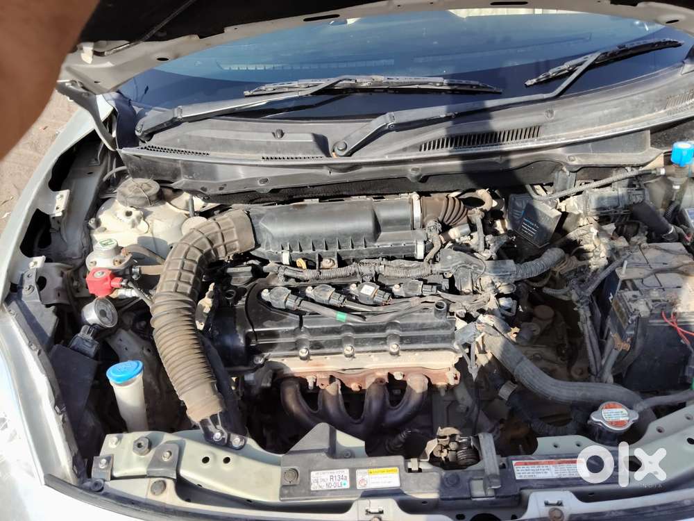 Maruti Suzuki Swift Dzire 1.2 Lxi Bsiv, 2018, Cng & Hybrids