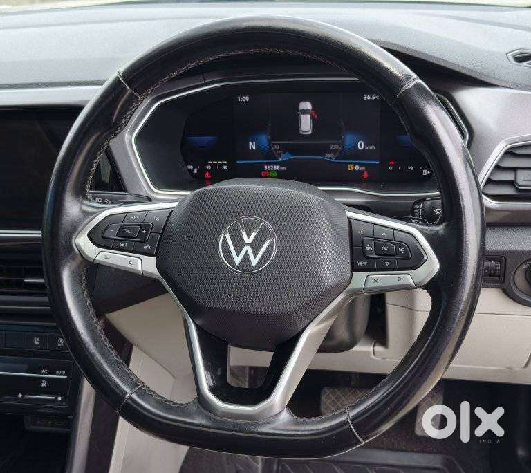 Volkswagen Taigun 1.0 Tsi Topline At, 2023, Petrol