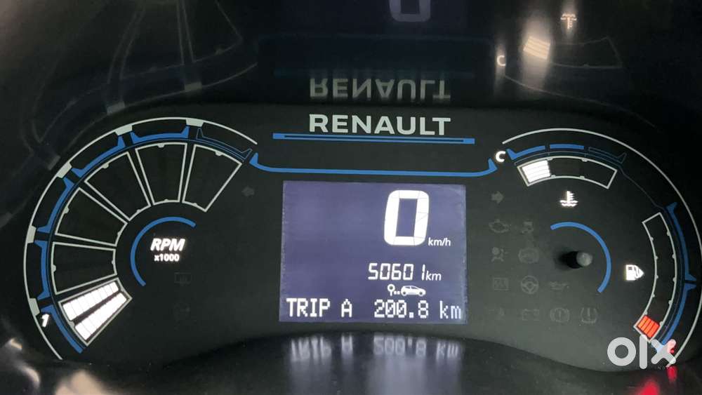 Renault Triber Rxt, 2022, Petrol