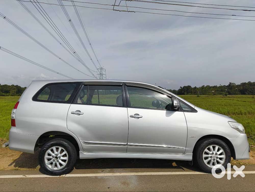 Toyota Innova 2.5 V 2014