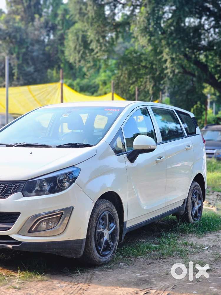 Mahindra Marazzo M6, 2019, Diesel