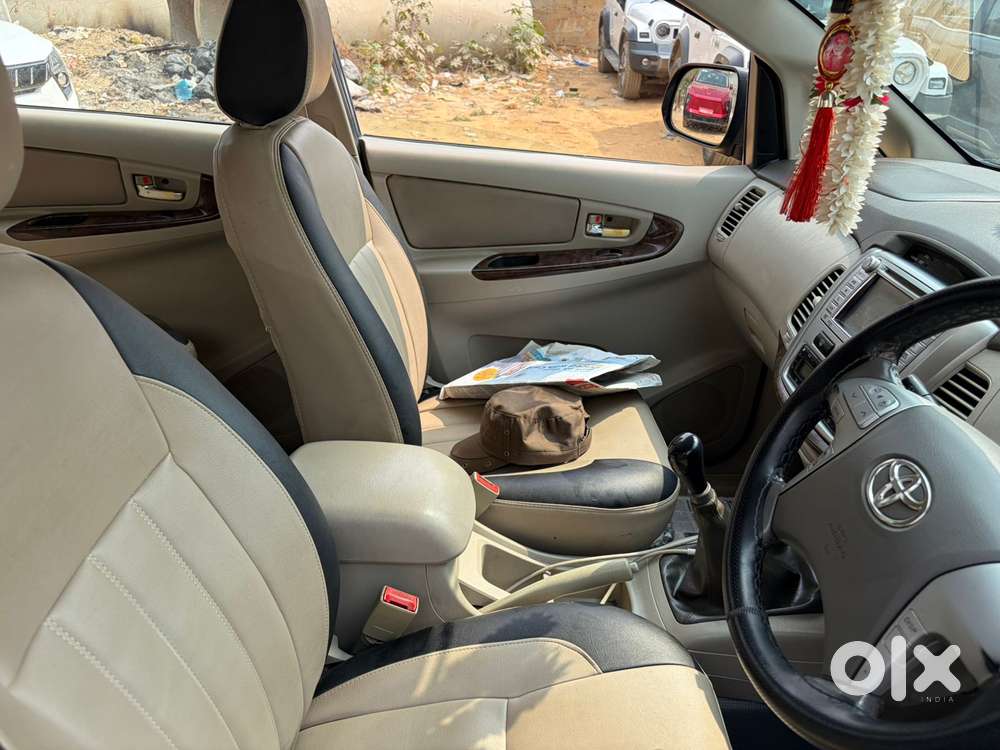 Toyota Innova 2.5 Z Diesel 7 Seater, 2012, Diesel
