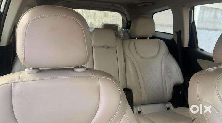 Mahindra Xuv700 2.2 Ax 7 Diesel At Luxury Pack Str Awd, 2022, Diesel