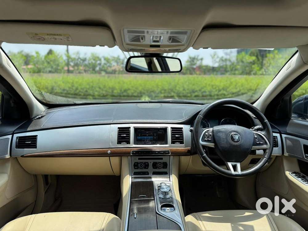 Jaguar Xf 2014 Diesel 105000 Km Driven
