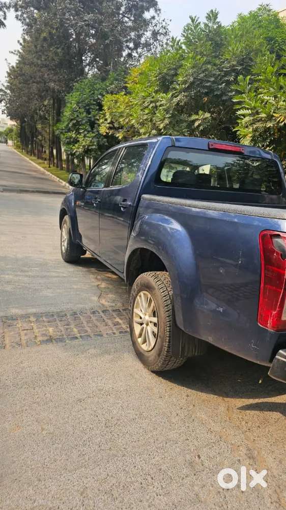 Isuzu Hi-lander 2021 Diesel 132000 Km Driven Intrested People Call Me