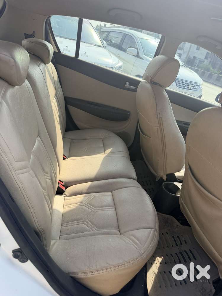 Hyundai I20 Sportz 1.4 Crdi 6 Speed Bs-iv, 2014, Diesel