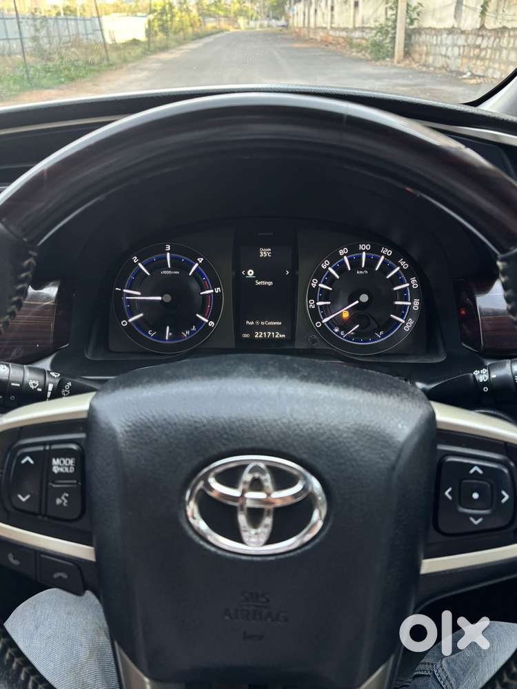Toyota Innova Crysta 2.4 V, 2017, Diesel