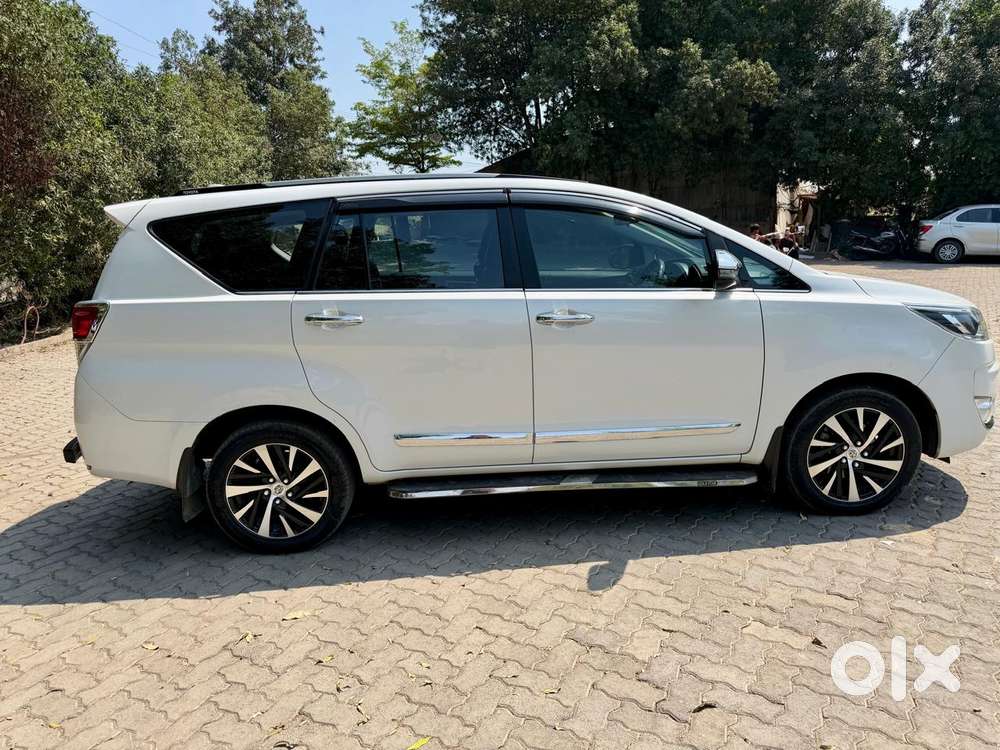 Toyota Innova Crysta 2.4 Z 7 Str, 2023, Diesel
