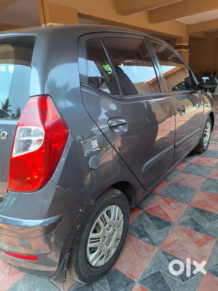 Hyundai I10 Magna 1.1 Petrol & Lpg Is A 5-seater Car