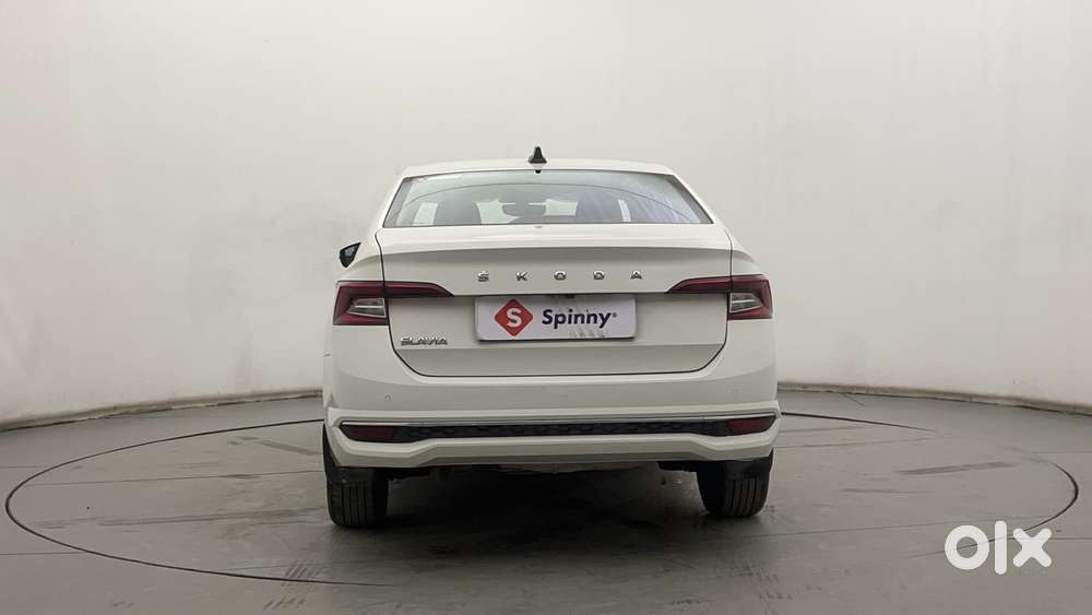 Skoda Slavia Style 1.0l Tsi At, 2022, Petrol