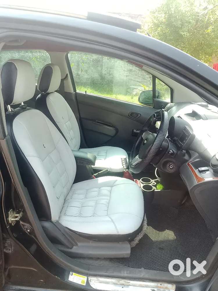 Beat Car Go To Right
