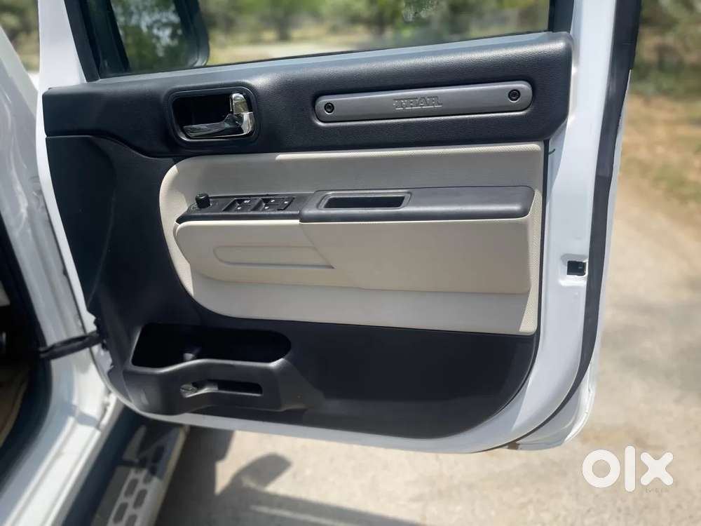 Mahindra Thar Roxx, 2025, Petrol