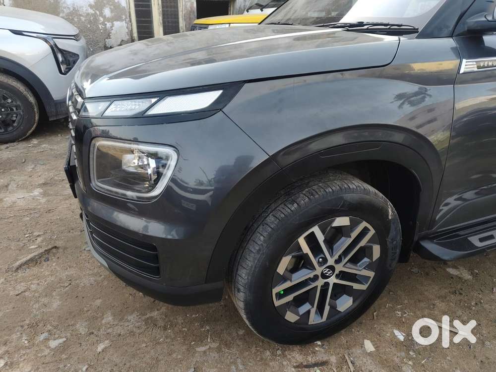 Hyundai Venue Petrol 2023