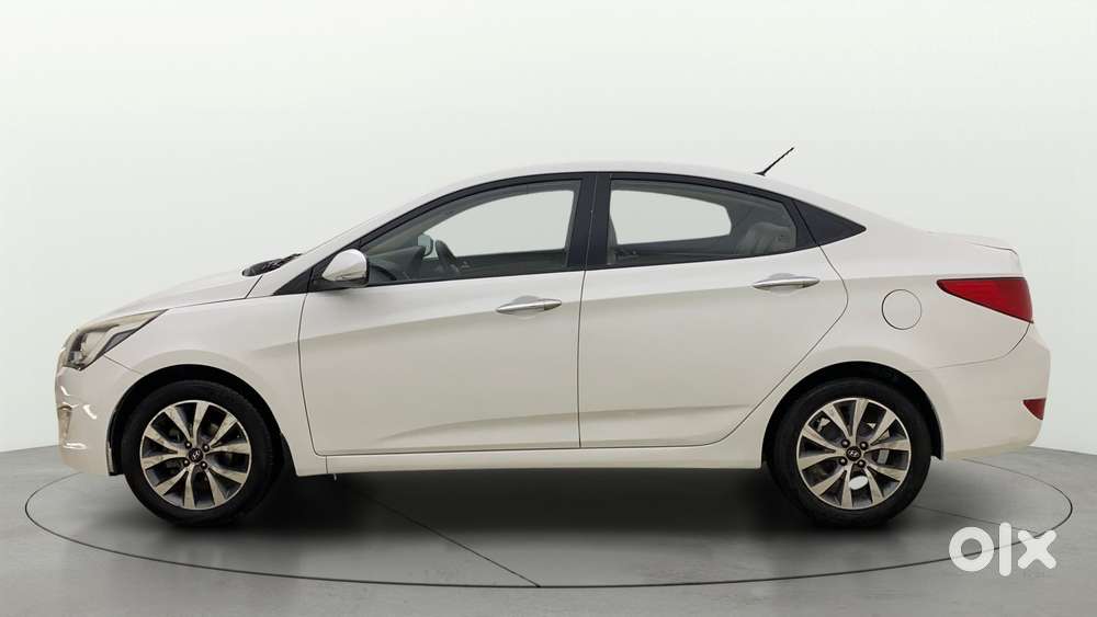 Hyundai Verna Fluidic 1.6 Vtvt Sx, 2015, Petrol