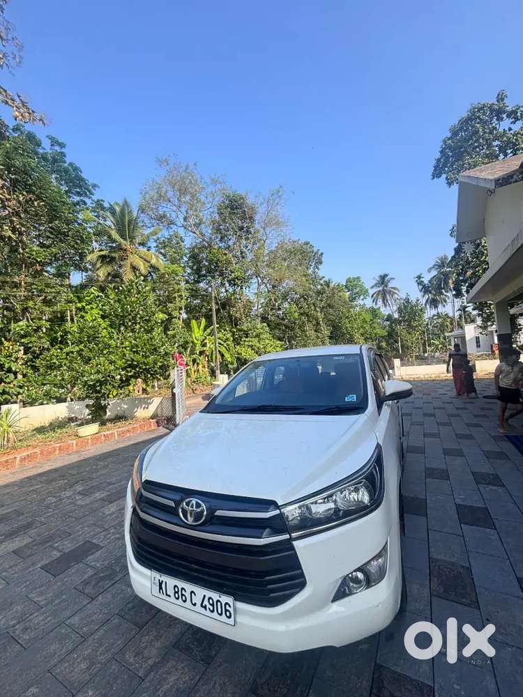 Toyota Innova Crysta 2017 Diesel 200000 Km Driven