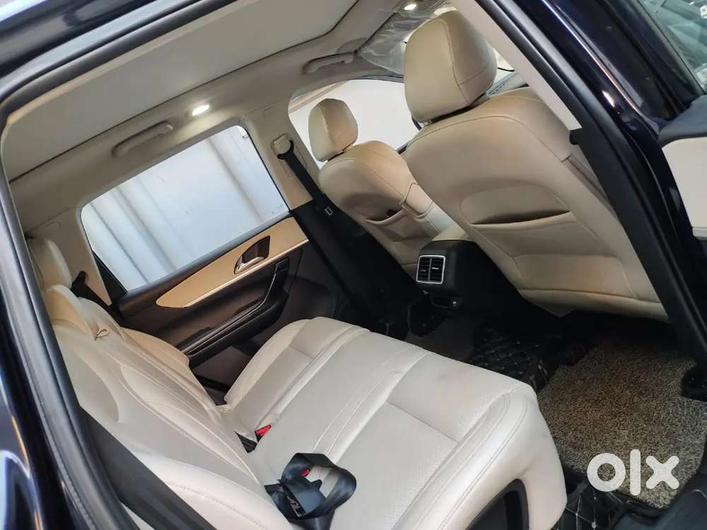 Mahindra Xuv700 2023 Diesel 98000 Km Driven