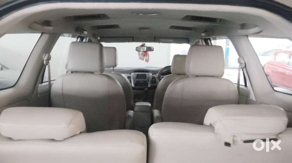 Toyota Innova 2.5 Z Diesel 7 Seater, 2014, Diesel