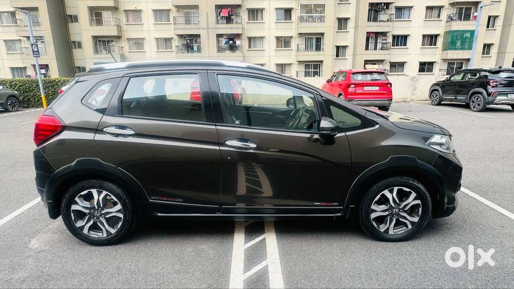 Honda Wr-v 2017 (petrol) — Single Owner, Well Maintained — ₹6.2 Lak