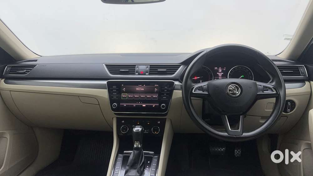 Skoda Superb [ ] 1.8 Style Tsi At, 2019, Petrol