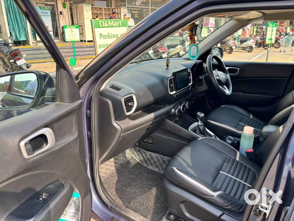 Hyundai Venue 2019 Petrol 75000 Km Driven