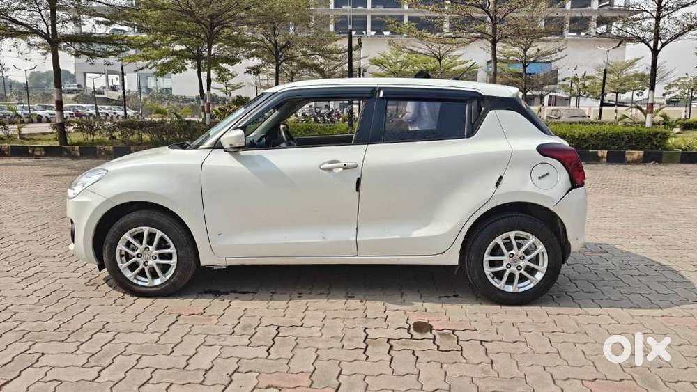 Maruti Suzuki Swift Vvt Zxi, 2022, Petrol