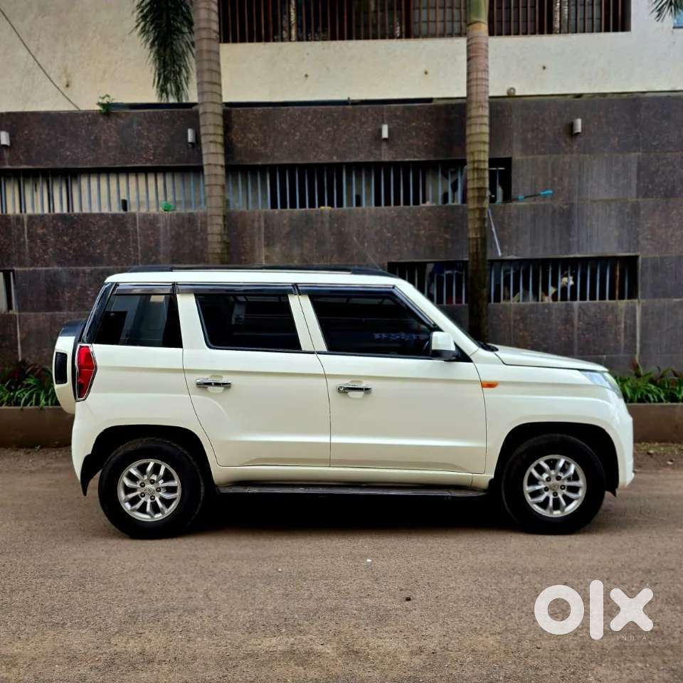 Mahindra Tuv 300 Mhawk100 T8 Dual Tone, 2017, Diesel