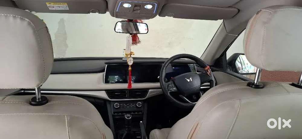 Mahindra Xuv700 2022 Diesel 33500 Km Driven