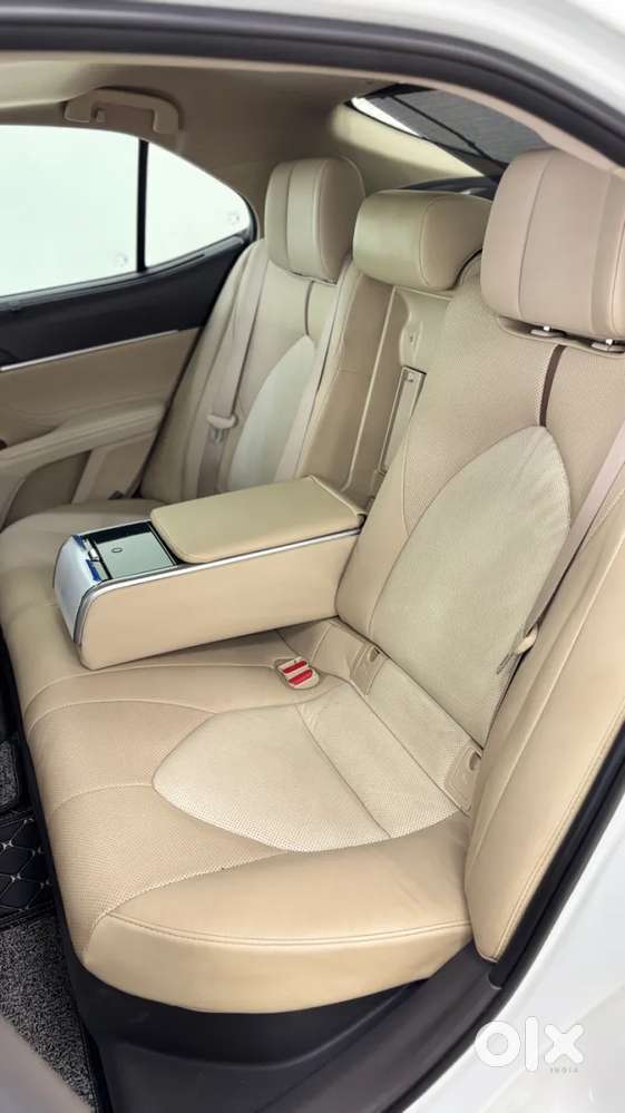 Toyota Camry Hybrid, 2022, Petrol