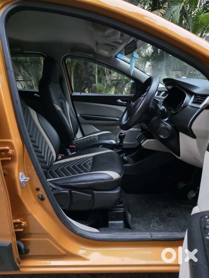 Renault Triber Rxz, 2022, Petrol