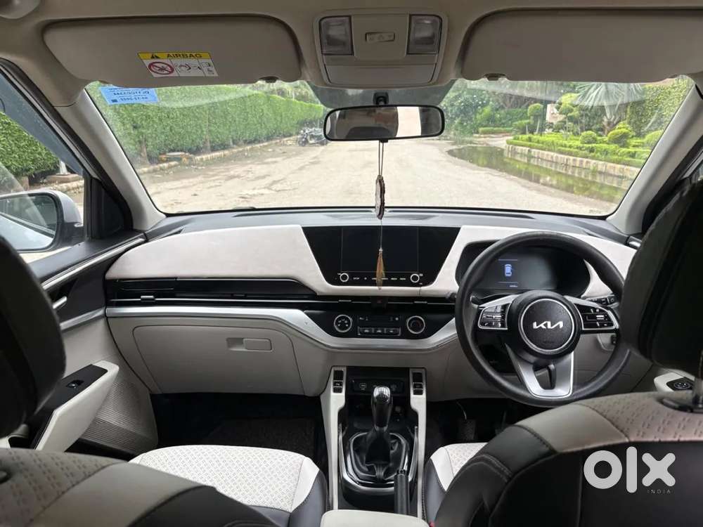 Kia Carens 1.5 Premium 7 Str, 2022, Petrol