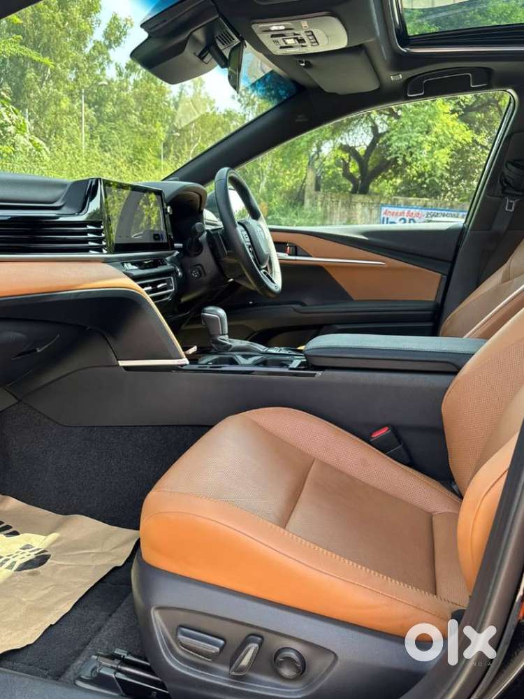 Toyota Camry Hybrid, 2025, Petrol