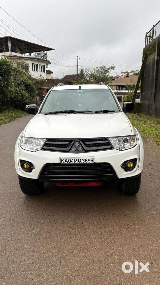 Mitsubishi Pajero Sport 2015