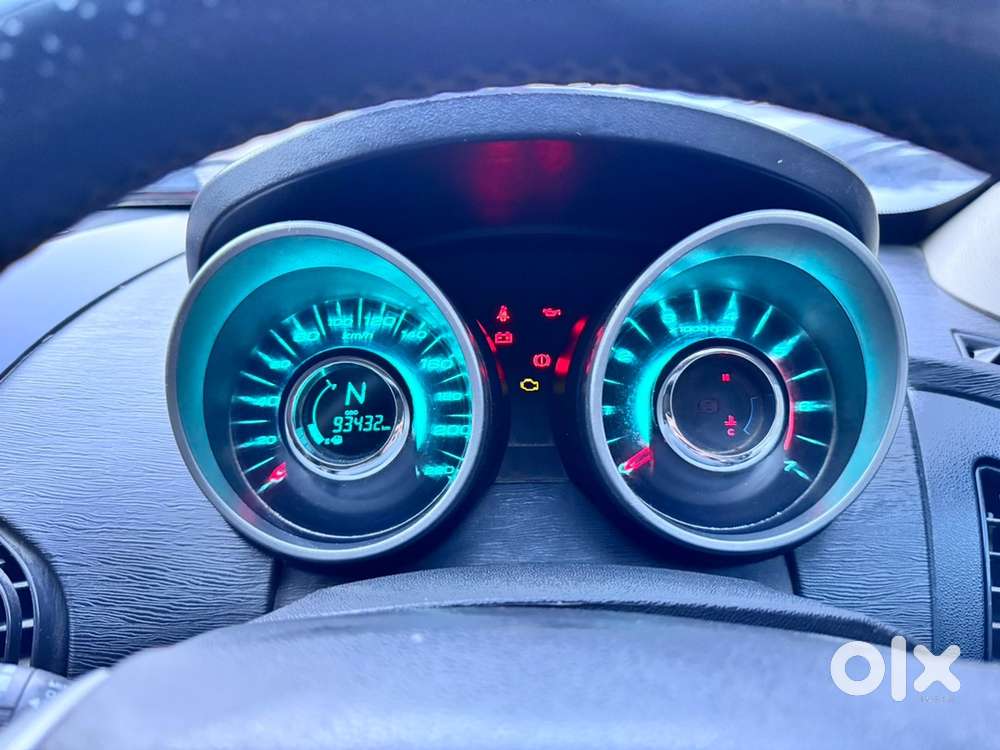 Mahindra Xuv500 2015 November Diesel Well Maintained