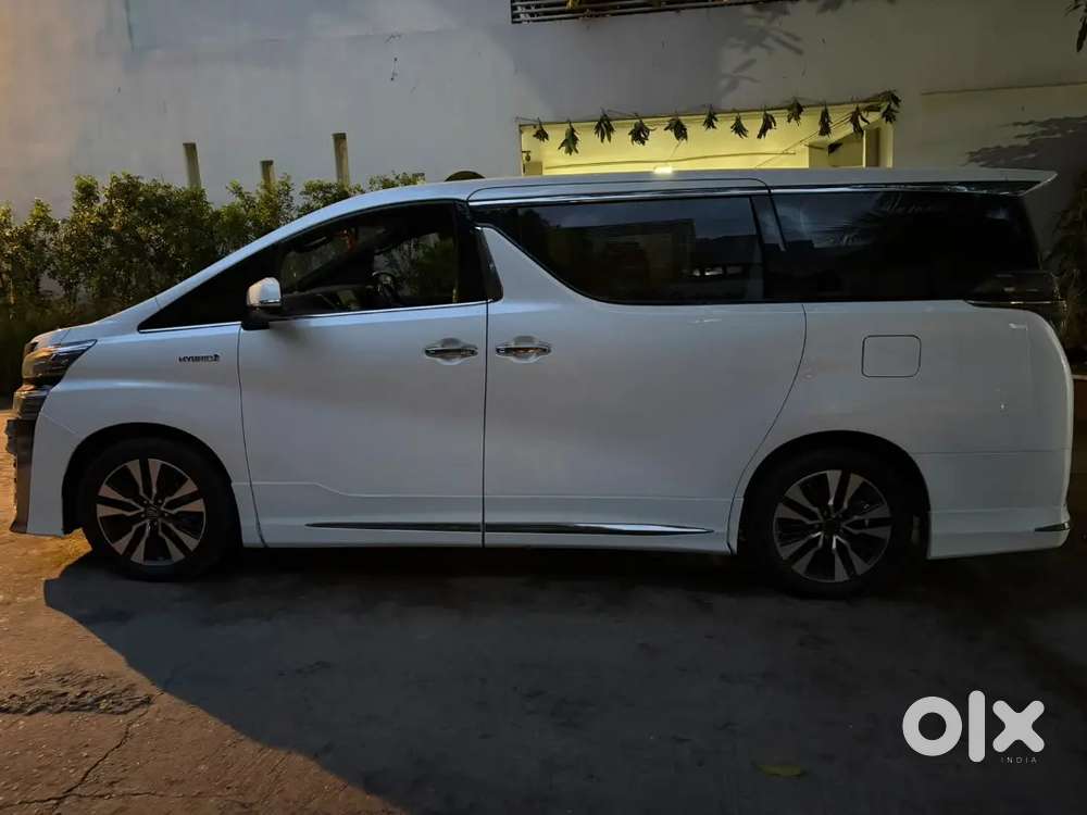 Toyota Vellfire 2021 Petrol 62000 Km Driven