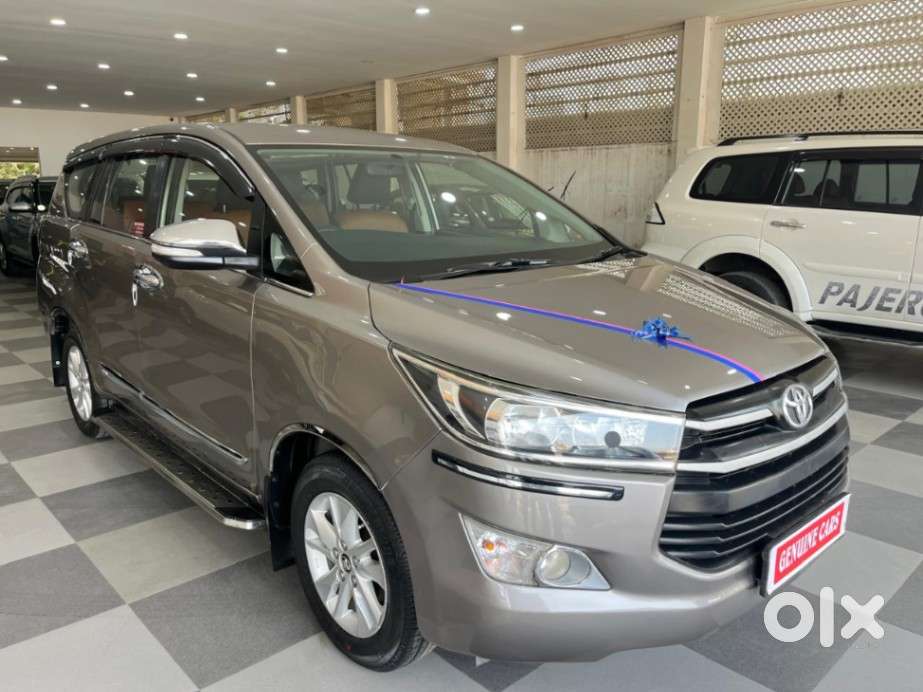 Toyota Innova Crysta 2.4 G Mt 7 Str, 2016