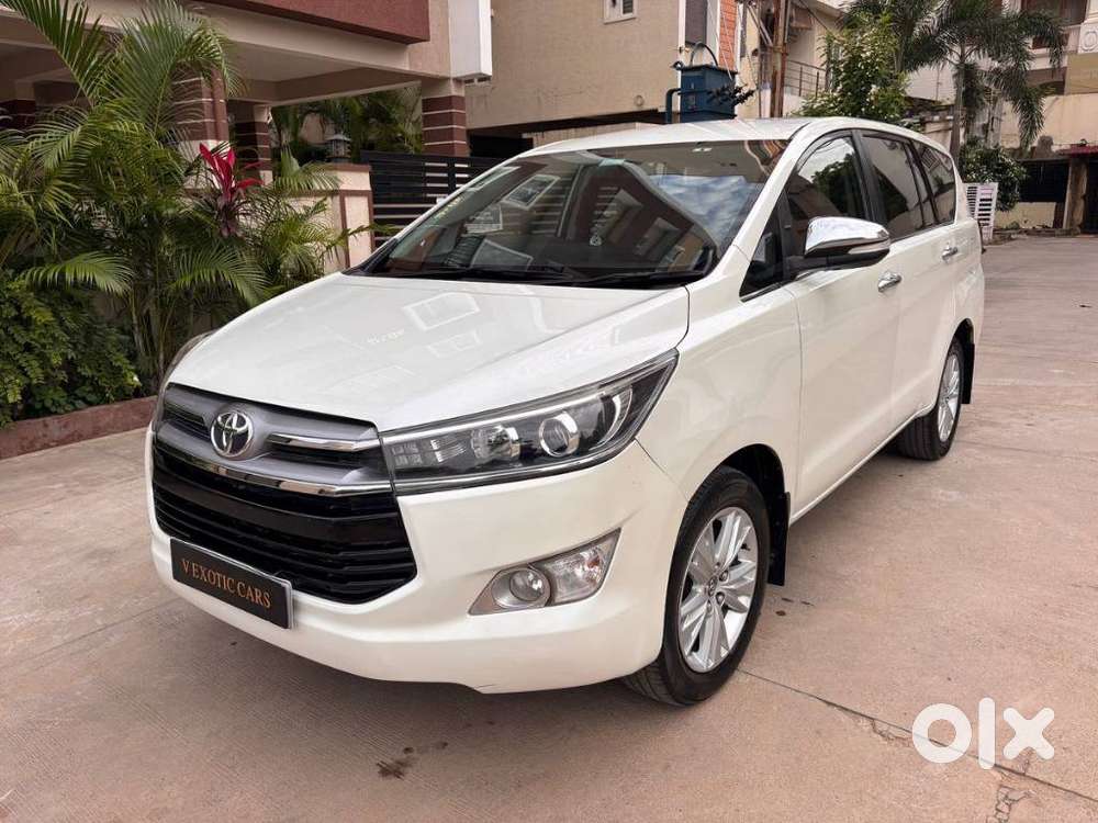 Toyota Innova Crysta 2.8z Automatic, 2016, Diesel