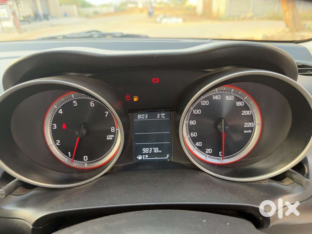 Maruti Suzuki Swift Vvt Zxi, 2022, Petrol