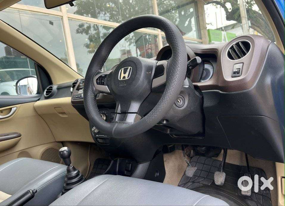 Honda Brio V Mt, 2012, Petrol