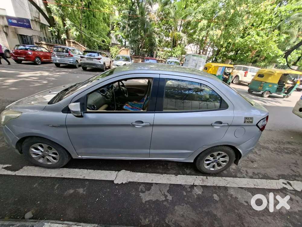 Ford Aspire Titatinium Blu 2016
