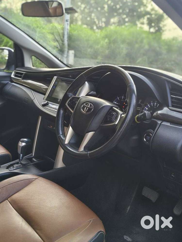 Toyota Innova Crysta 2.8z Automatic, 2016, Diesel