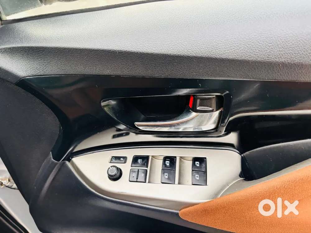 Toyota Innova Crysta 2.8 Zx At 7 Seater, 2017, Diesel
