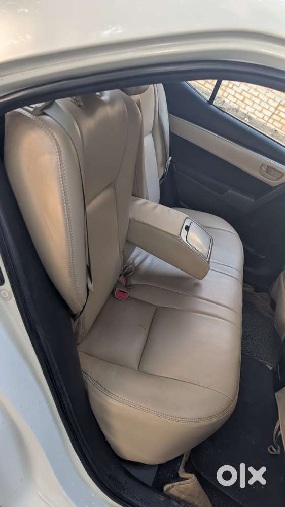 Toyota Corolla Altis 1.8 J, 2015, Petrol