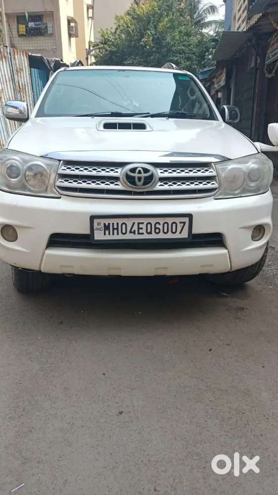 Toyota Fortuner 2011