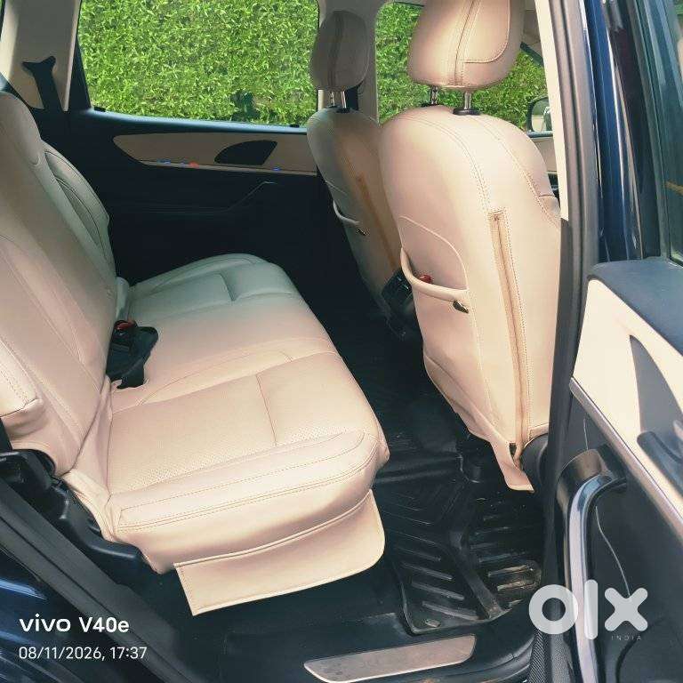 Mahindra Xuv700 2.0 Ax 5 Petrol Mt Str, 2022, Petrol