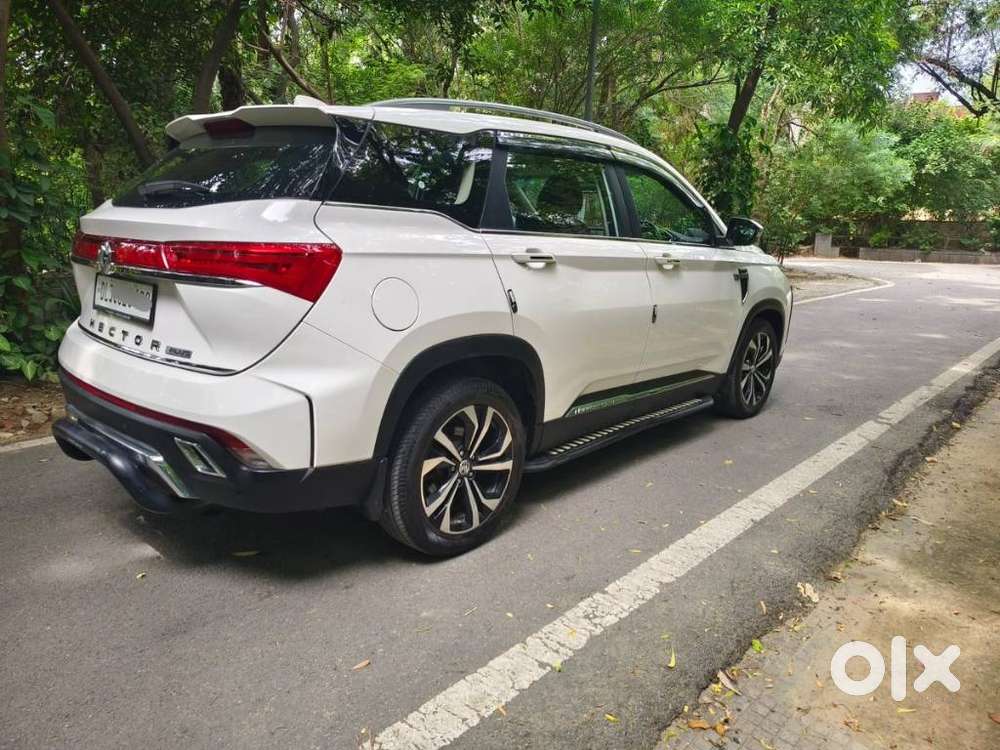 Mg Hector Plus Sharp Pro 1.5 Turbo Petrol Cvt 6 Str, 2023, Petrol