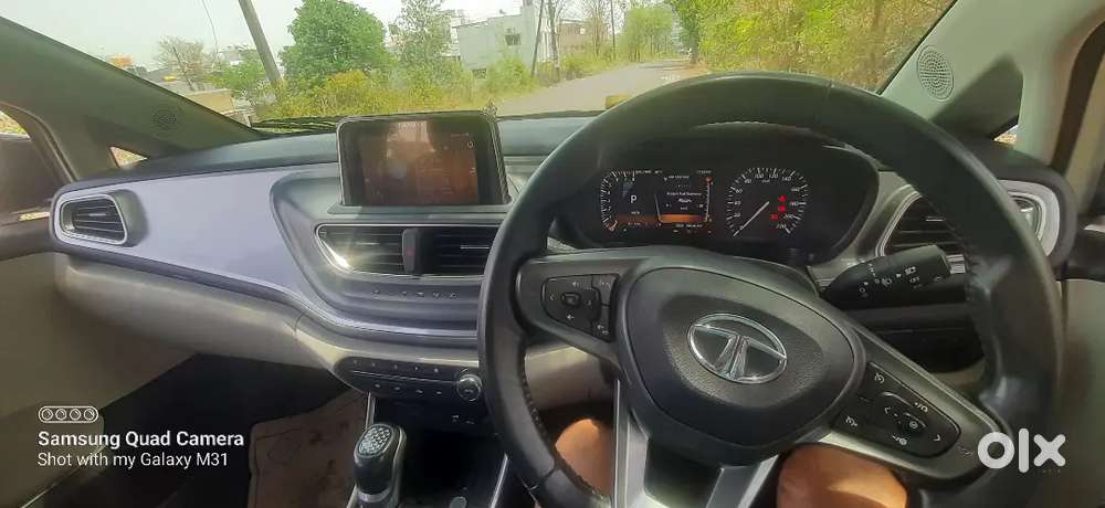 Top End , Dct, Sunroof, Duel Tone