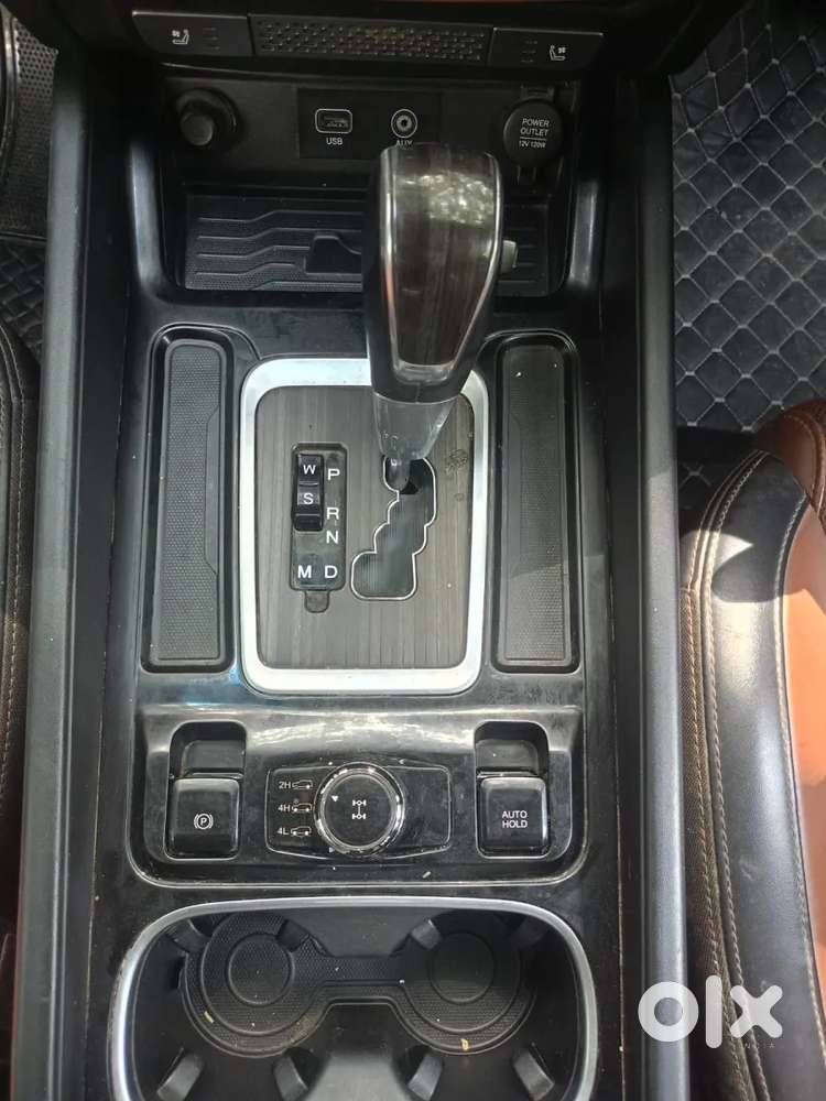 Mahindra Alturas G4 4wd At, 2019, Diesel