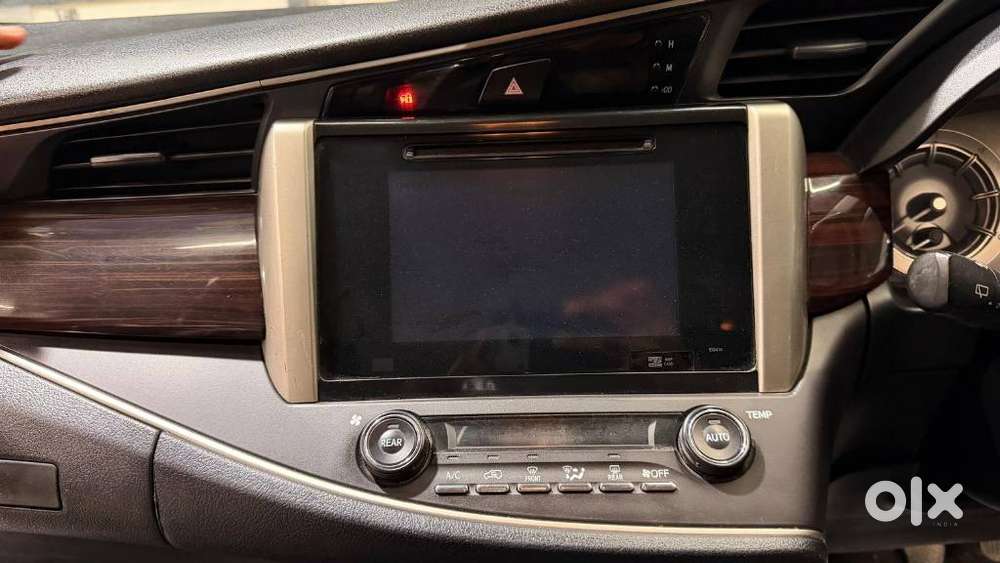 Toyota Innova Crysta 2.4 V 7 Str, 2017, Diesel