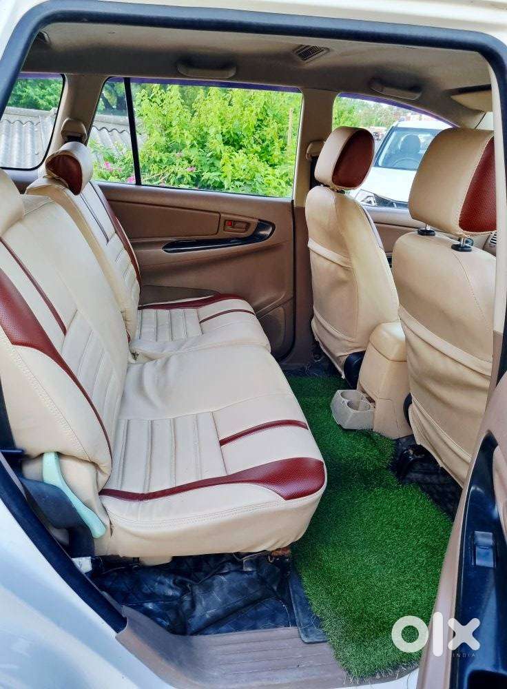 Toyota Innova 2.5 Le Diesel 7 Seater, 2016, Diesel